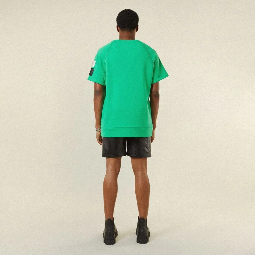 Oversize-T-Shirt mit umgekehrten Nähten